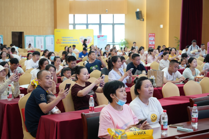 “孕+计划岳阳公益行”精彩开启：生育补贴现场落地专家讲座暖心护航(图3)
