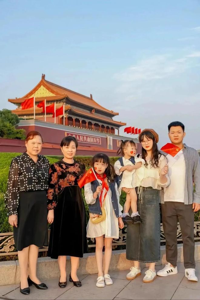 带父母去北京五天四晚跟团游价格全解析：人均预算与行程规划指南(图1)