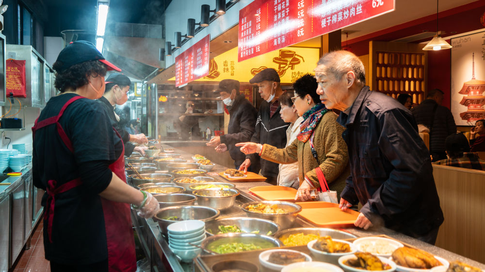 习近平总书记关切事｜一餐一饭里的民生“食”事(图1)