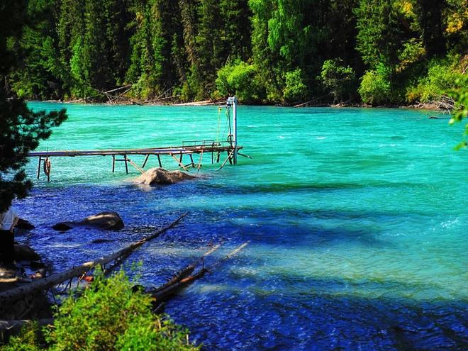 新疆10天9晚跟团游攻略：景点规划 + 美食+10日游报价指