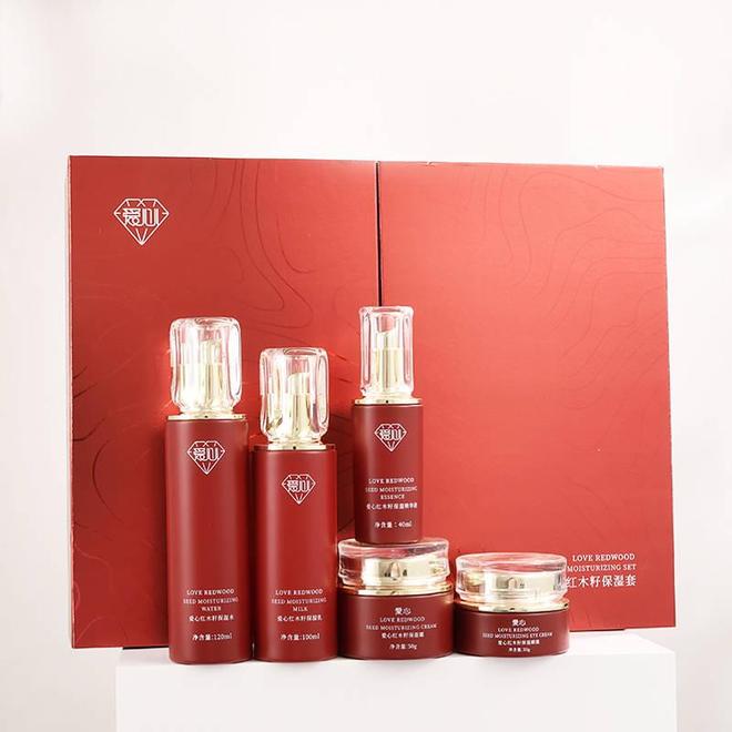 爱心301红木籽保湿乳：如暮春风拂予肌肤细腻滋养(图3)