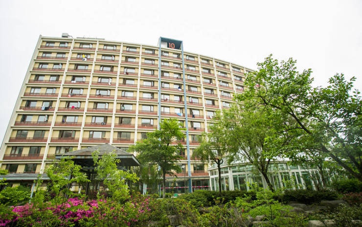 2025上海浦东新区护理院为异地不能自理老人打造温馨家园营养配餐急救设施全附收费查询攻略(图1)