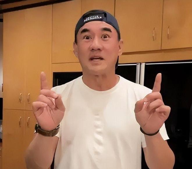 吴大维现状：住上海独栋豪宅59岁身材发福5岁可爱女儿好像他(图8)