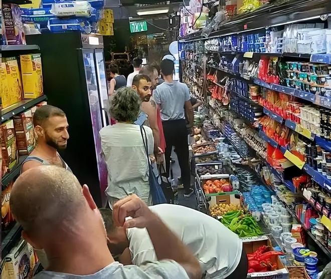 美国政府停摆坑惨穷人！食品券 11 月或将停发4200万人集体断粮(图8)